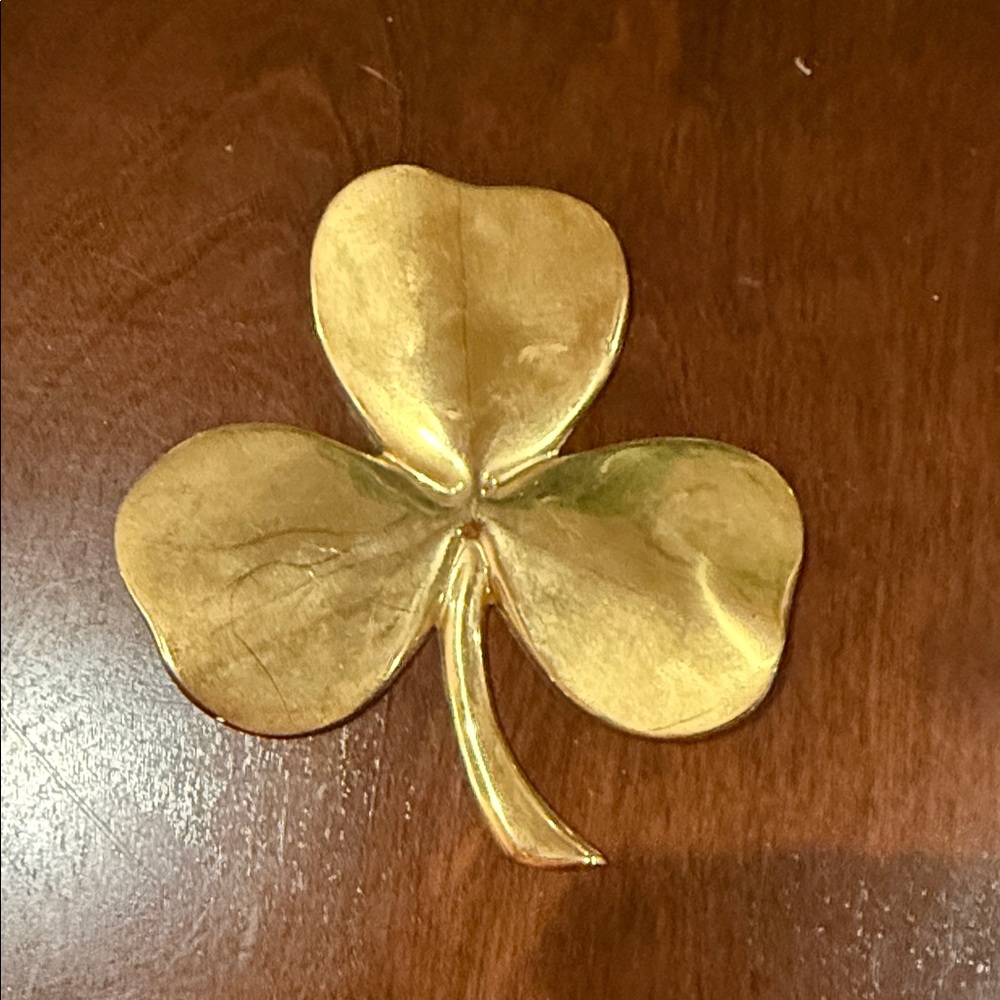 Gold Clover Brass Decor